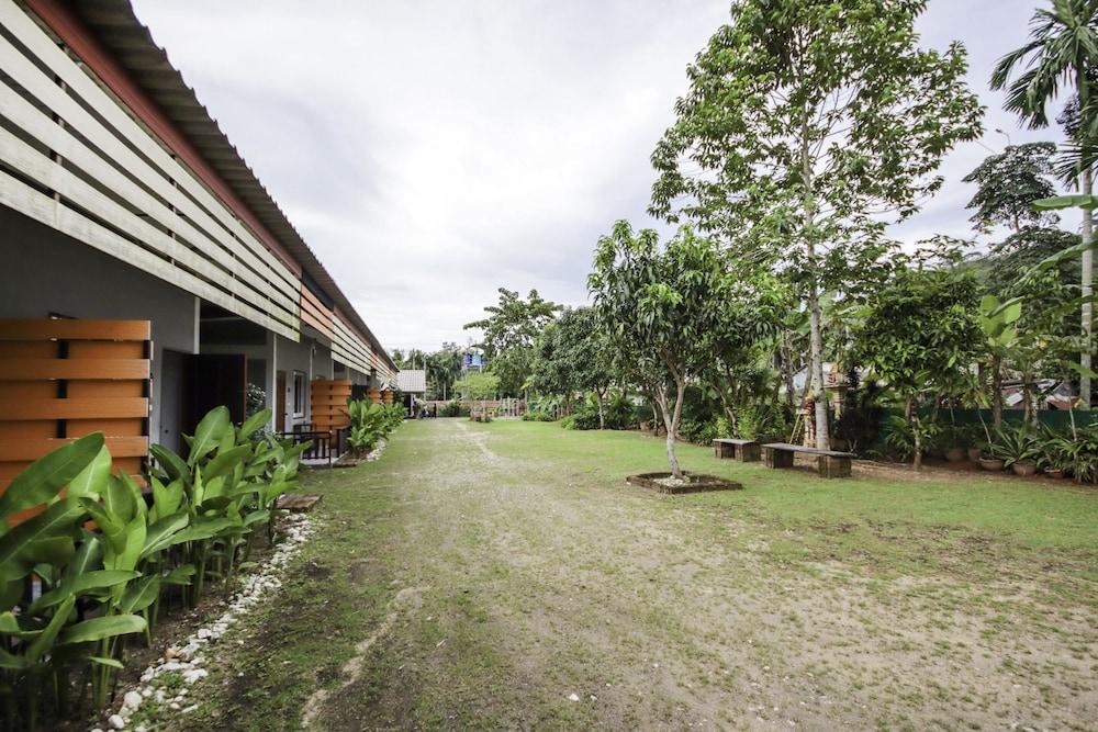 Banana Lodge Khao Lak Exterior foto